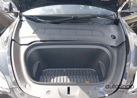 2025 Tesla Model Y Long Range Dual Motor All-Wheel Drive z USA, uszkodzony, nr VIN 7SAYGDED9SA356355